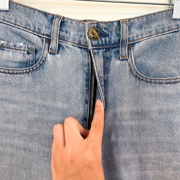 Nobody Denim Lou Jean Crop Straight Leg Light Wash Cropped Distressed Jeans 24 - Picture 3 of 9